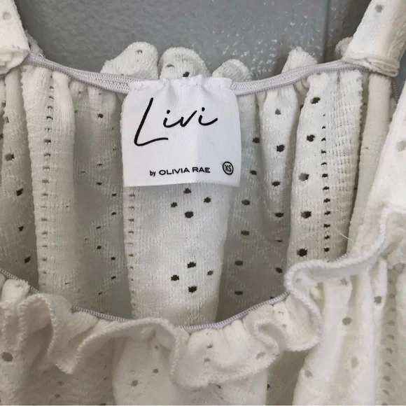 Livi Boho Knit Eyelet Ruffle Blouse Top XS Women’s White Sleeveless Casual - Picture 3 of 5